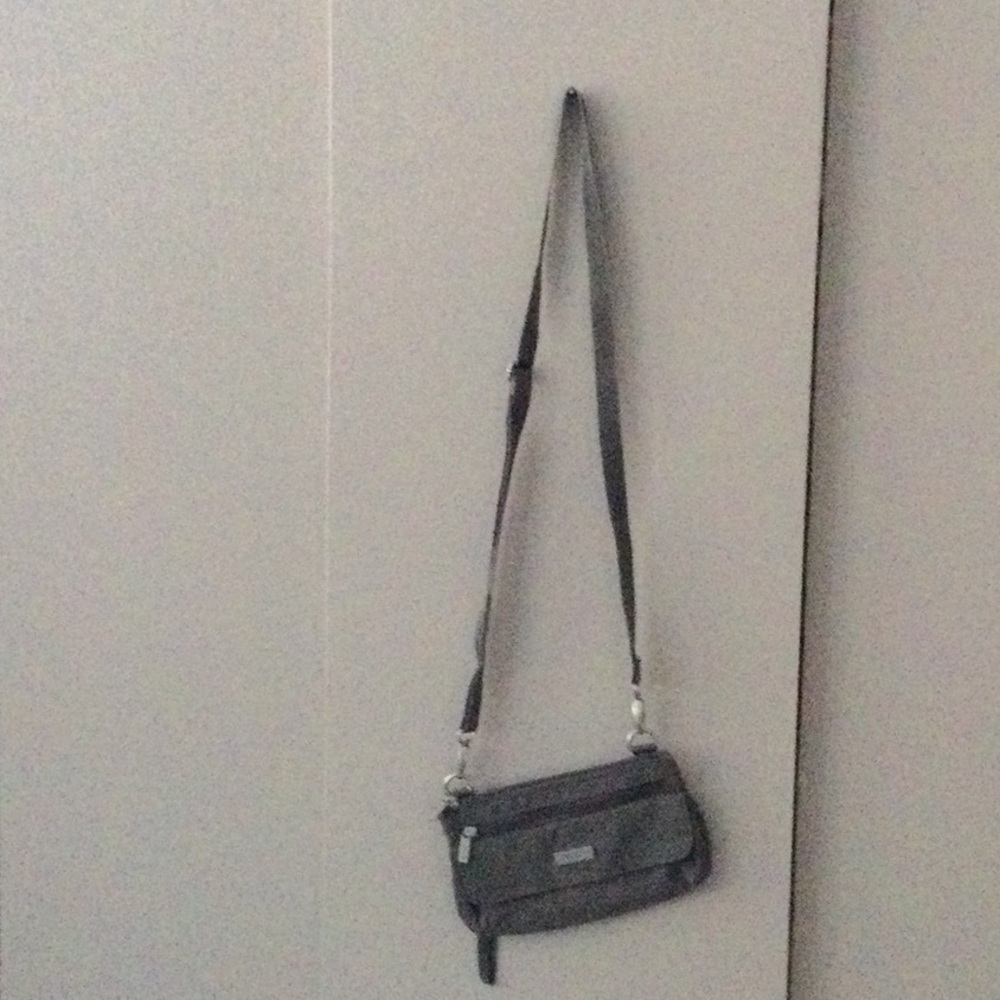Baggallini small crossbody purse